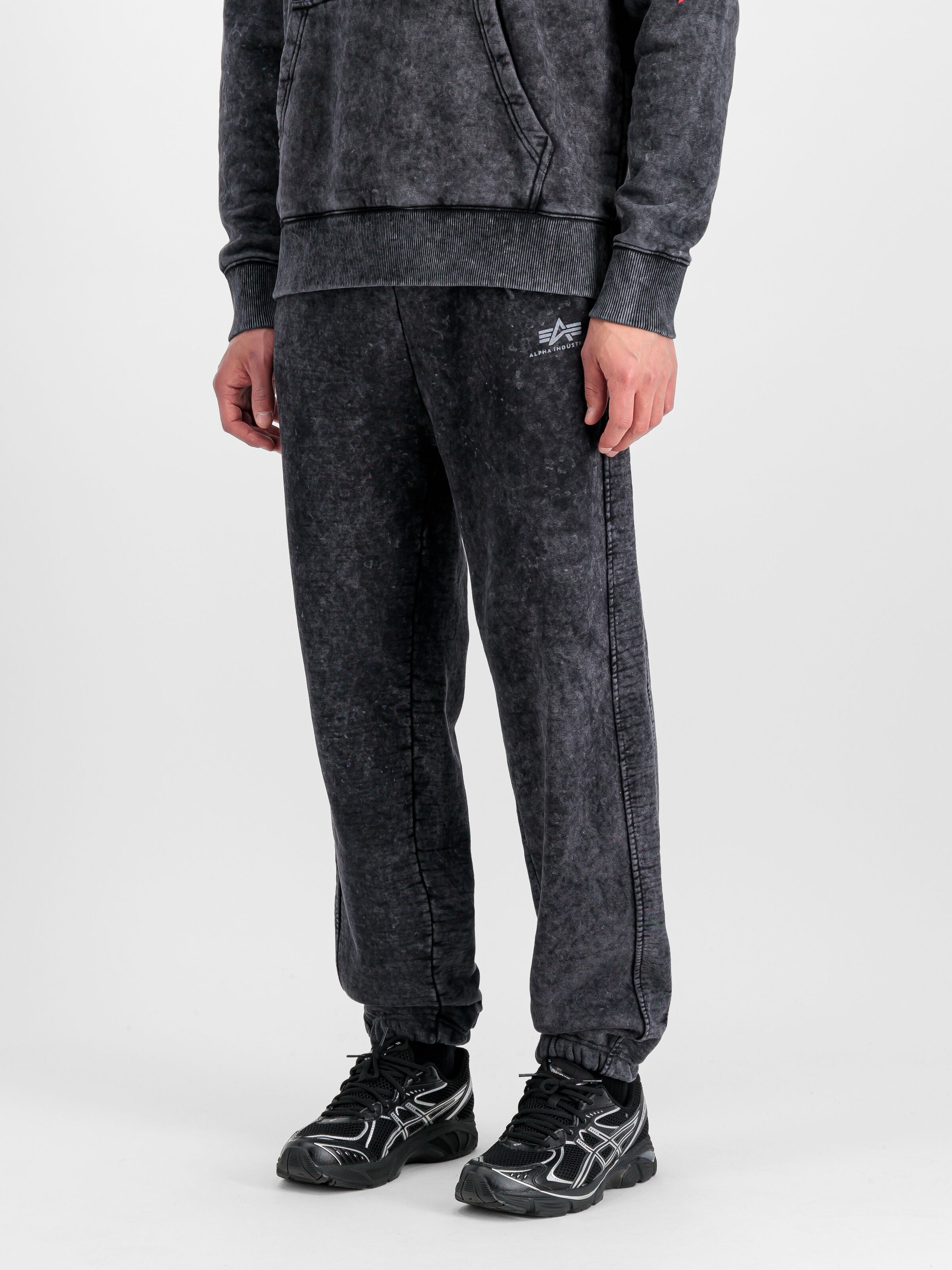Vintage Basic Small Logo Jogger