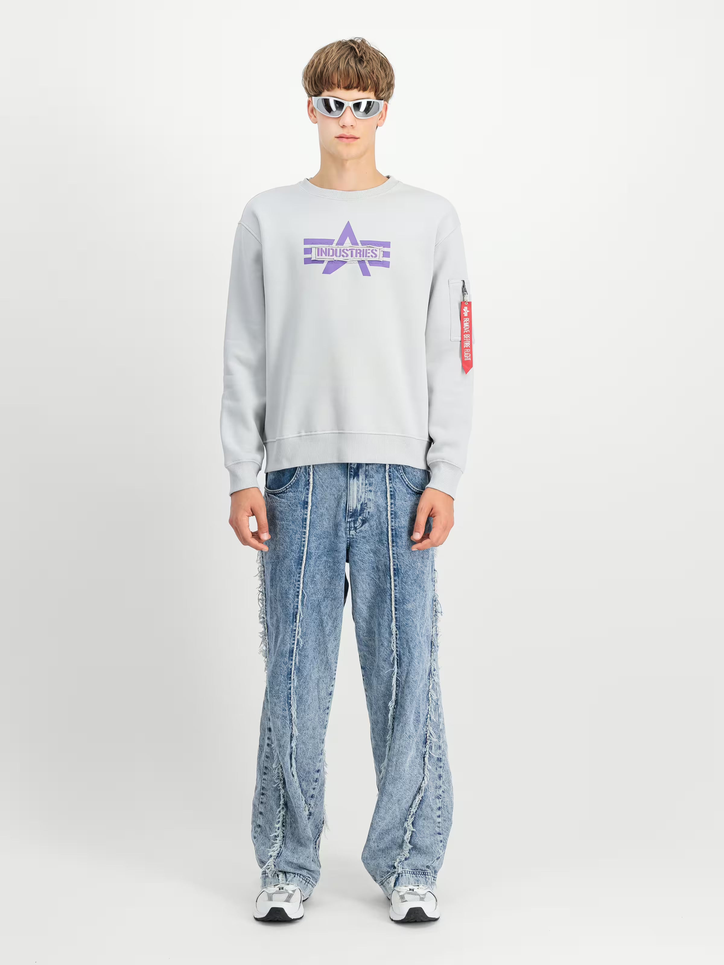 Pullover edge crew neck